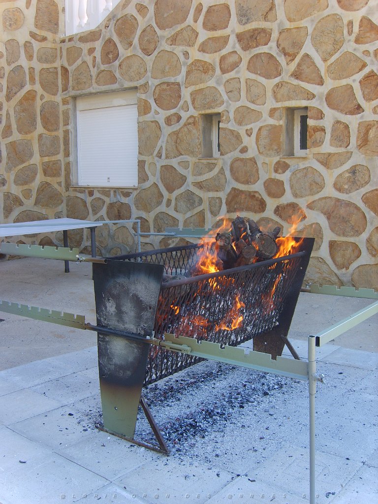 UN MECHOUI AVEC LES AMIS PN D ANDALOUSIE 9 05 2013 A MOJACA (1).JPG -  
